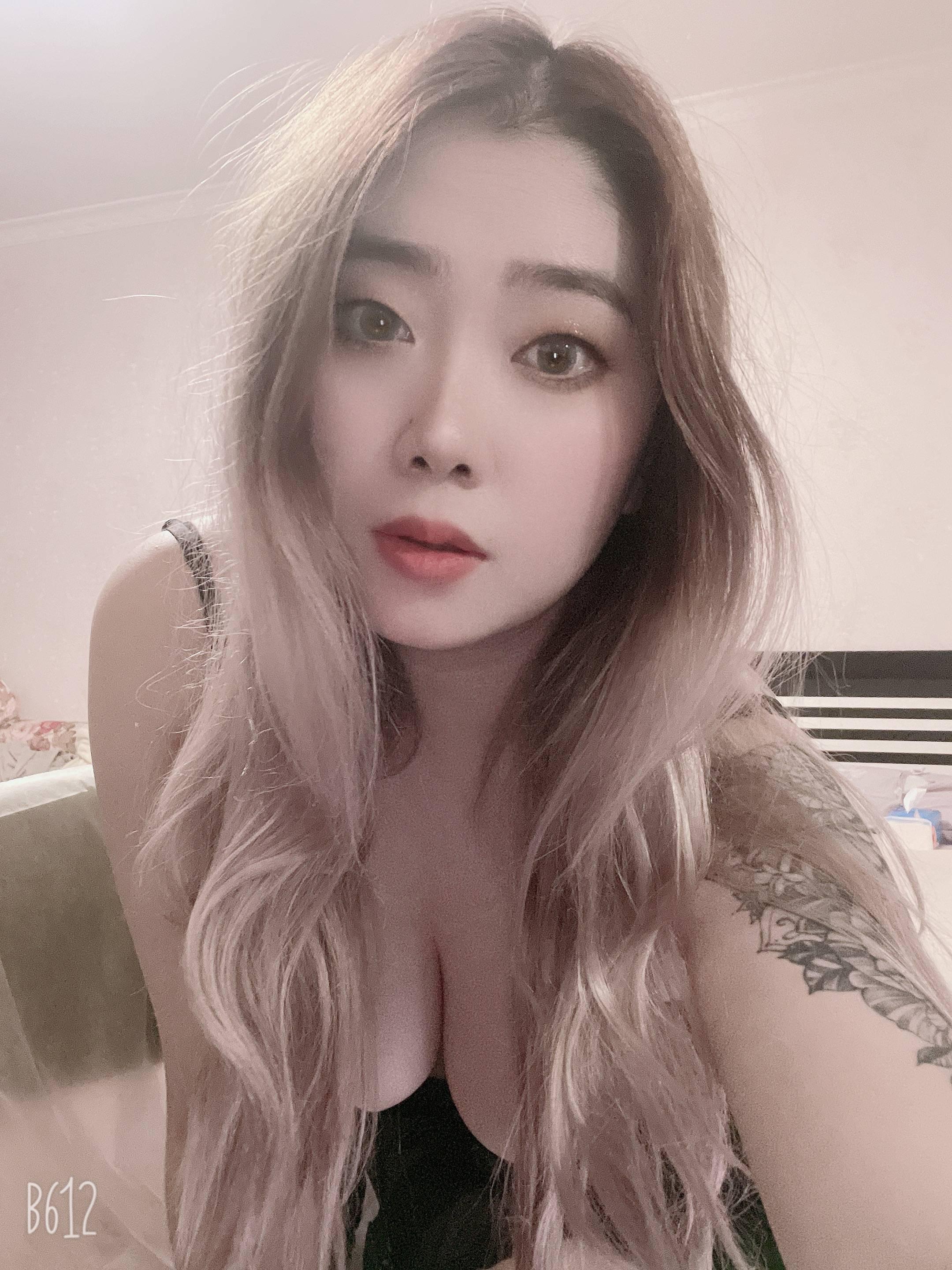 享受f杯木瓜奶的冲击，浪上了天！全程火热奔放，战斗力爆表